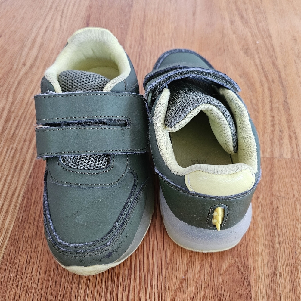 Kids Green Velcro Light Up Sneakers